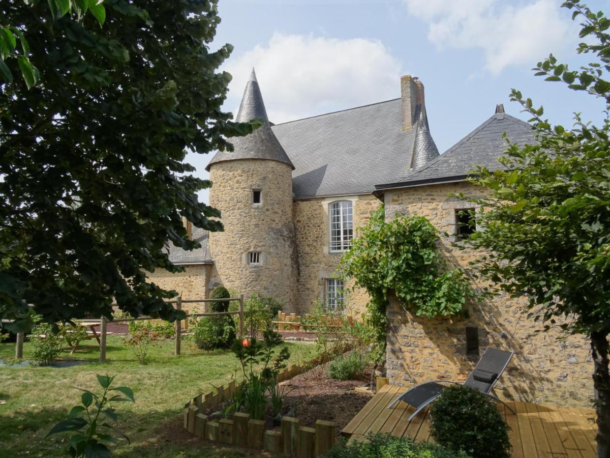 Manoir De La Grand'Cour Bed & Breakfast Soulge-sur-Ouette Exterior photo